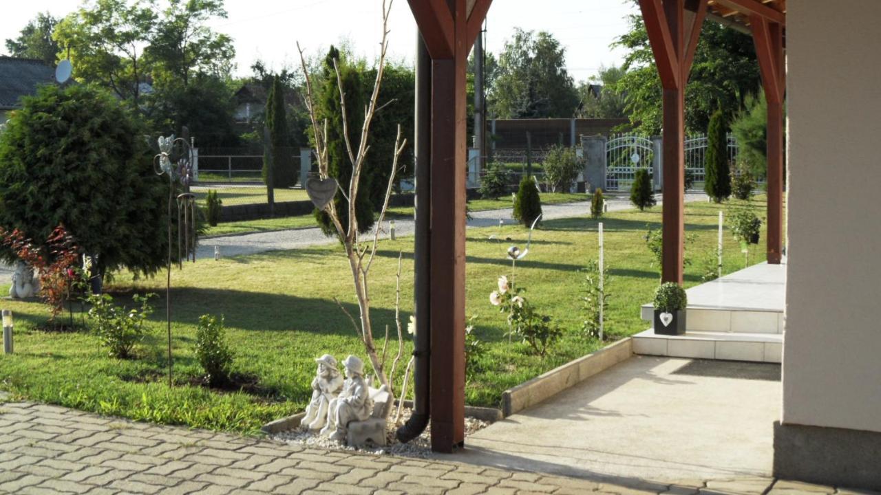 Ferienhaus Am Plattensee Balatonmáriafürdő Esterno foto