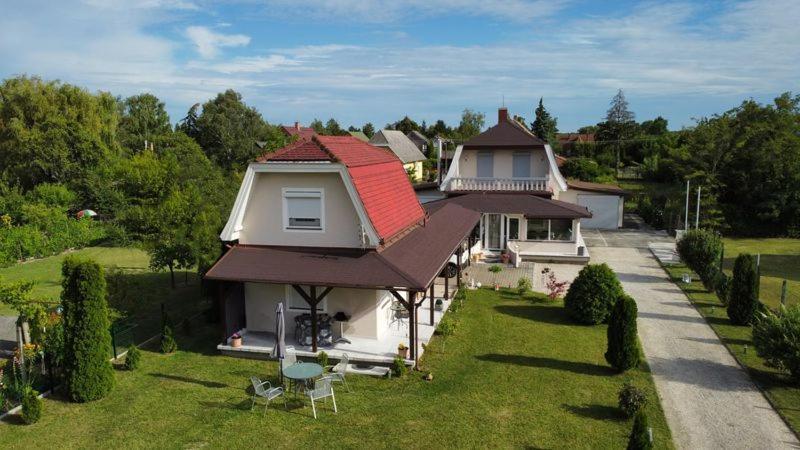 Ferienhaus Am Plattensee Balatonmáriafürdő Esterno foto